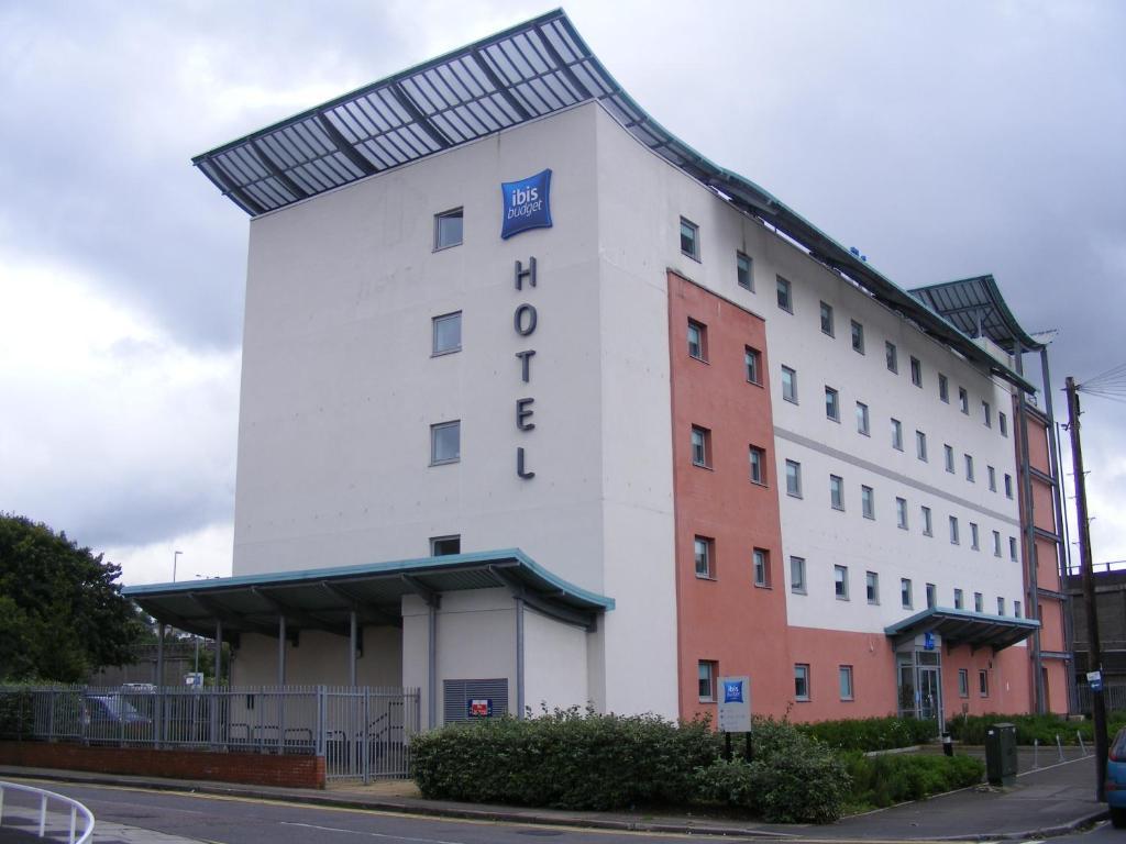 ibis budget Newport Buitenkant foto