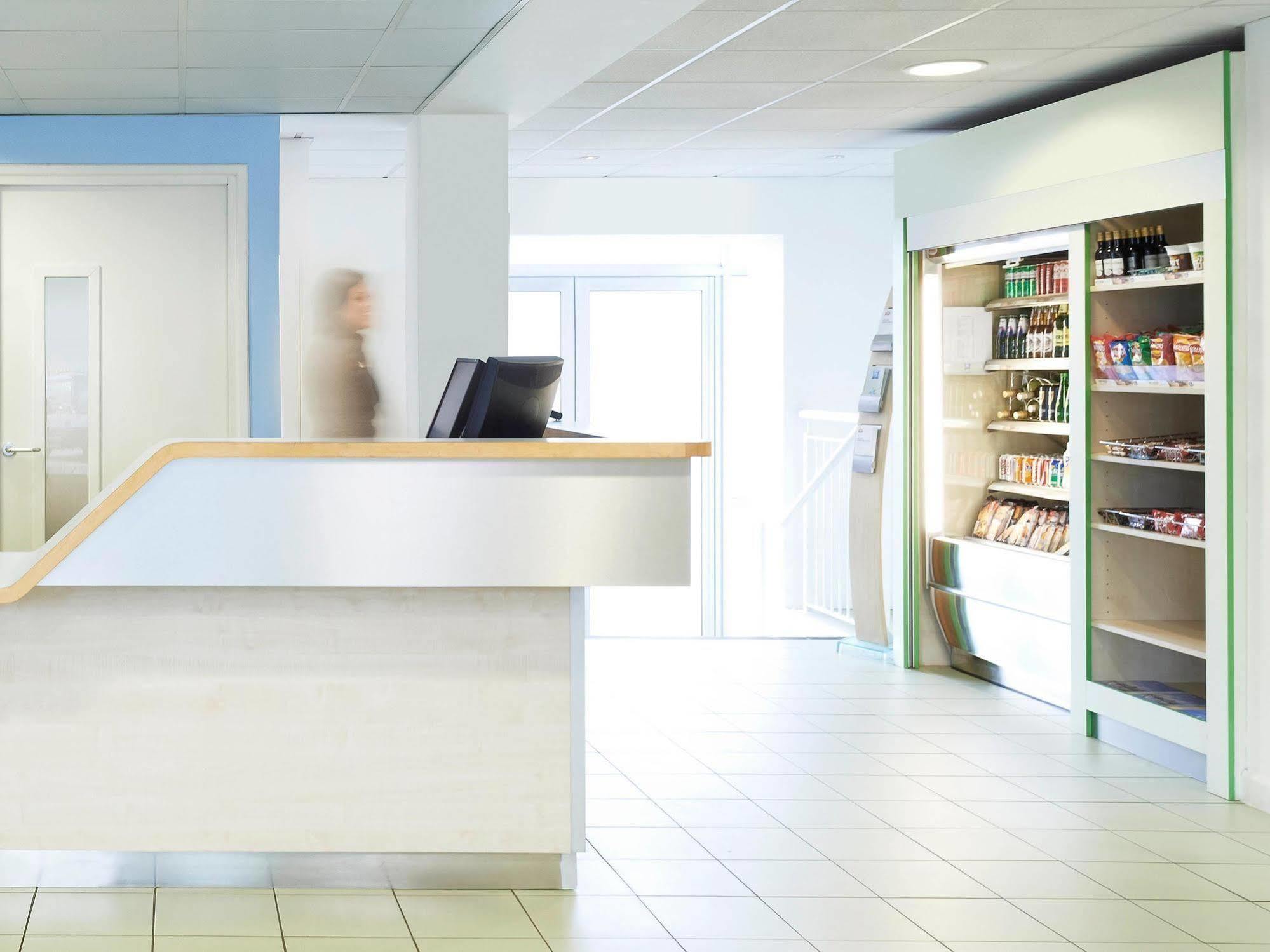 ibis budget Newport Buitenkant foto